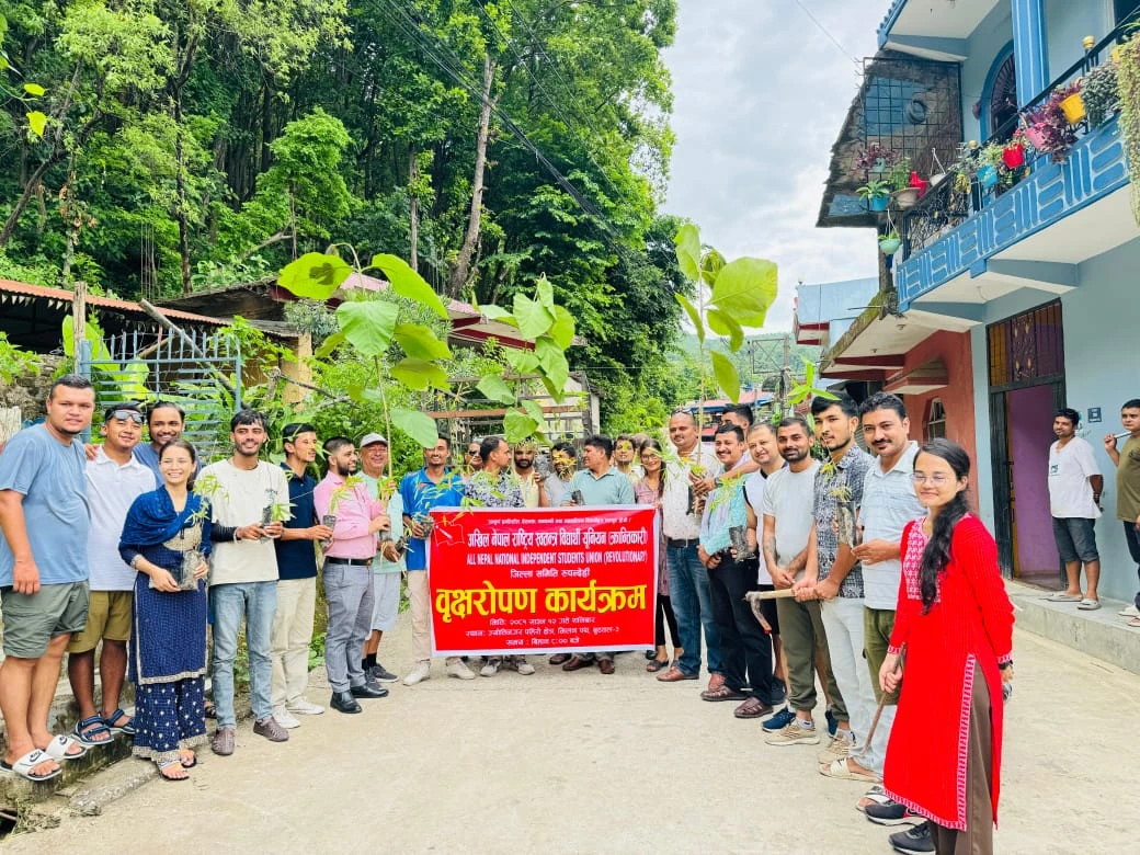 देवदहमा लायन्स र लियो क्लवको संयुक्त वृक्षरोपण