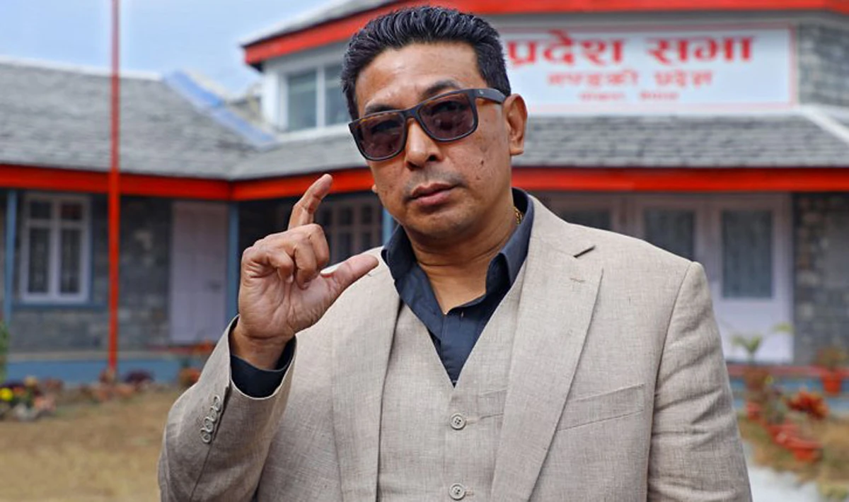 मनाङ्गेसंगको फोटो राख्दै बाबुरामले भने, 'रत्नकरलाई वाल्मीकी बन्ने अवसर दिईनुपर्छ'
