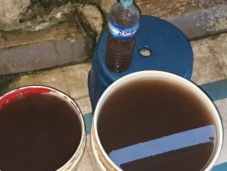 मायादेवी खानेपानीले वितरण गरेको पिउने पानीमा लेदो भेटियो