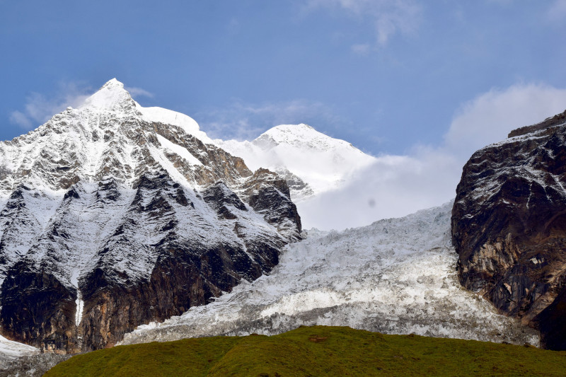 युरी रोडिचेभद्वारा खिचिएका हिमालको फोटो प्रदर्शनी