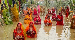 उदाउँदो सूर्यलाई अर्घ्य अर्पणसँगै छठ सम्पन्न