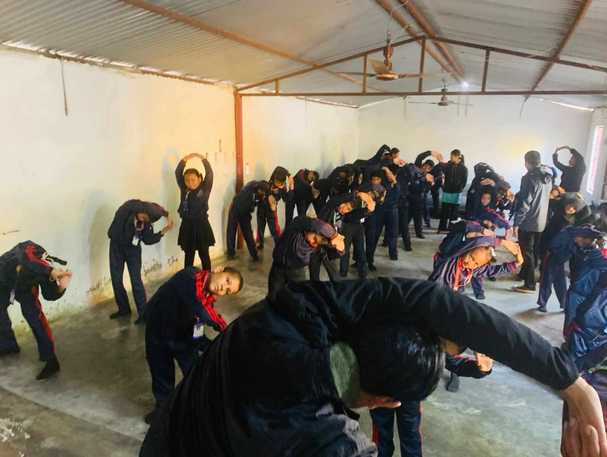 विद्यार्थीलाई पढाई प्रति आकर्षित गर्न सरस्वती शिक्षालयमा योग शिविर