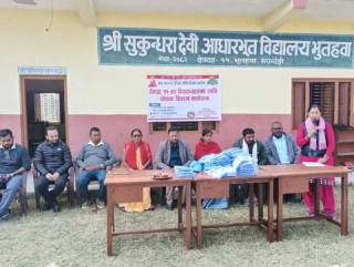 सुकुन्धरादेवी आधारभुत विद्यालयका बिद्यार्थीलाई पोशाक वितरण