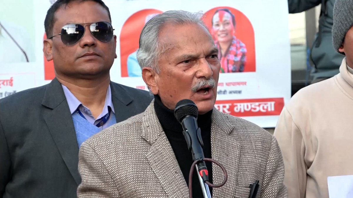 रोगसंगै भोकको पनि उपचार गर्ने चिकित्सक अधिकारीलाई बाबुराम भट्टराईको सलाम !