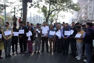 पत्रकार रजकको हत्या बिरोधमा माईतीघरमा प्रदर्शन