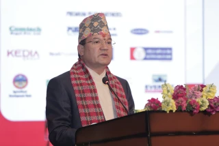 वन डढेलो नियन्त्रणका लागि अत्याधुनिक उपकरण र जनशक्तिको अभाव छ : मन्त्री ठकुरी