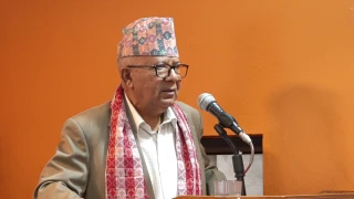 संविधान संशोधन गर्न काँग्रेस—एमालेले चासो दिएनन् : माधव नेपाल