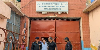 भूकम्प आएपछि कराँचीको जेलबाट २१३ कैदी भागे, एकको मृत्यु