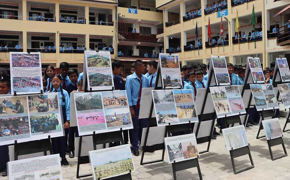 विद्यार्थीहरुलाई संस्कृति र रहनसहन बुझाउन काठमाडौँका विद्यालयमा तस्विर प्रदर्शनी