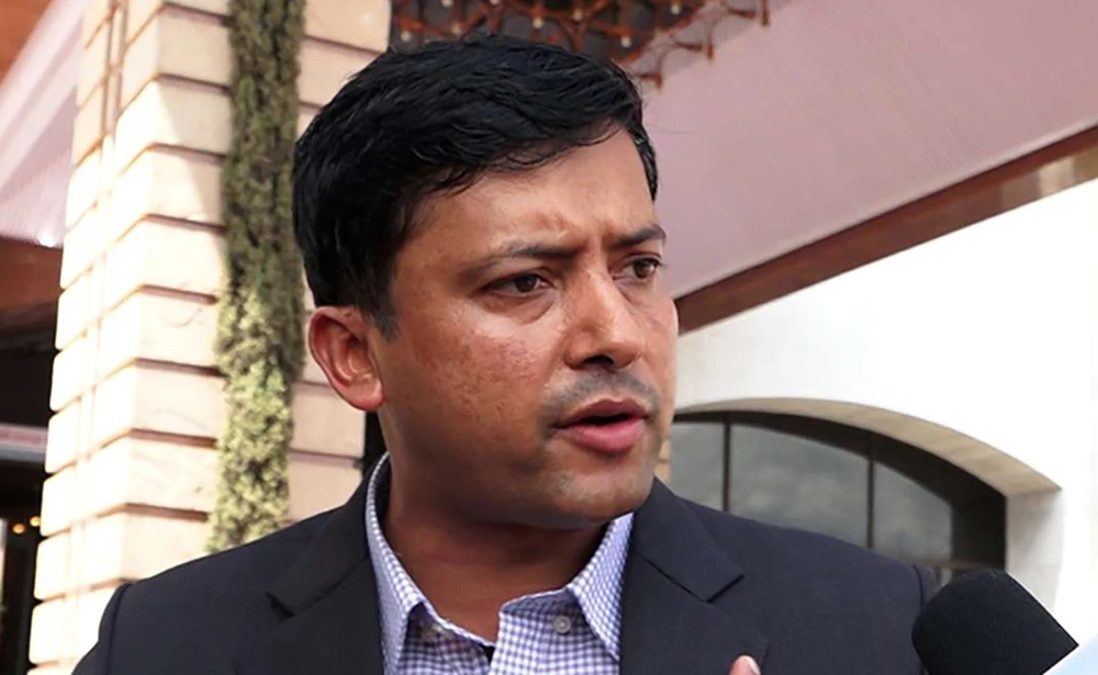 माधव नेपाललाई एमालेले भन्यो : संबैधानिक आयोगका काममा प्रधानमन्त्रीलाई जोड्नु ठिक भएन