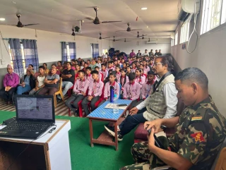 देवदह बुद्ध पब्लिकका विद्यार्थी राष्ट्रिय सेवादलको तालिममा सहभागी हुँदै