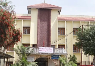 गर्मी बढेपछि तीन दिनका लागि भैरहवाका विद्यालय बन्द