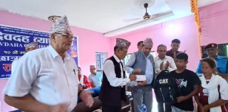 देवदह व्यापार संघको स्थापना दिवसमा छात्रवृत्ति वितरण र रक्तदान कार्यक्रम