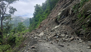 कुलेखानी फाखेल काठमाडौँ सडक पुर्ण रुपमा अवरुद्ध