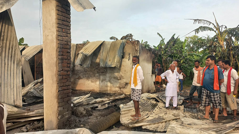 आगलागीले बनाना रिसोर्ट ध्वस्त