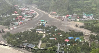 उत्तराखण्डको बाढीमा ५० भन्दा बढी बेपत्ता, चार जनाको मृत्यु