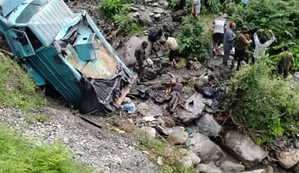 जम्मू कश्मीरमा सीआरपीएफको गाडी दुर्घटना, तीन सैनिकको मृत्यु