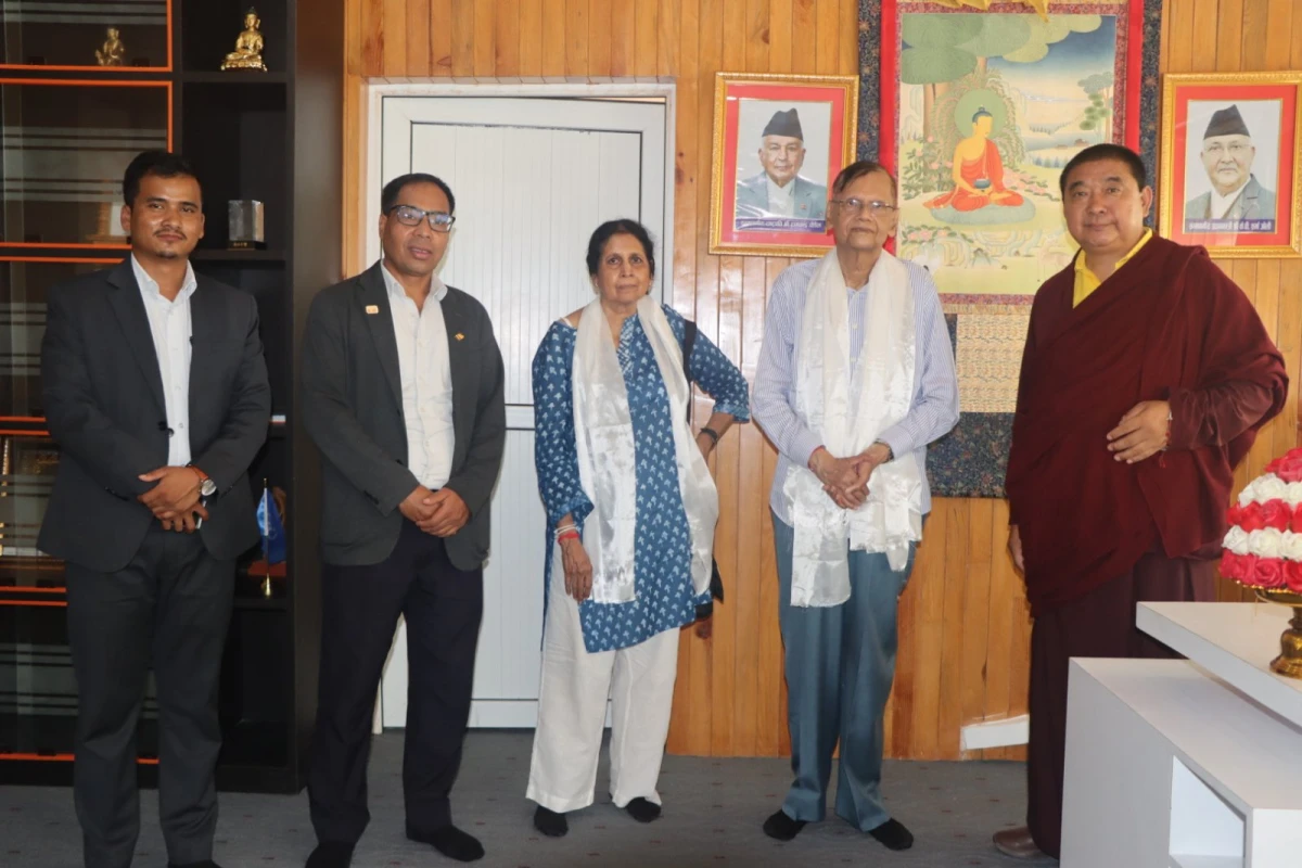 उपाध्यक्ष डा. लामाद्वारा श्रीलंकाका पूर्व विदेश मन्त्री पिरिसलाई लुम्बिनीमा स्वागत