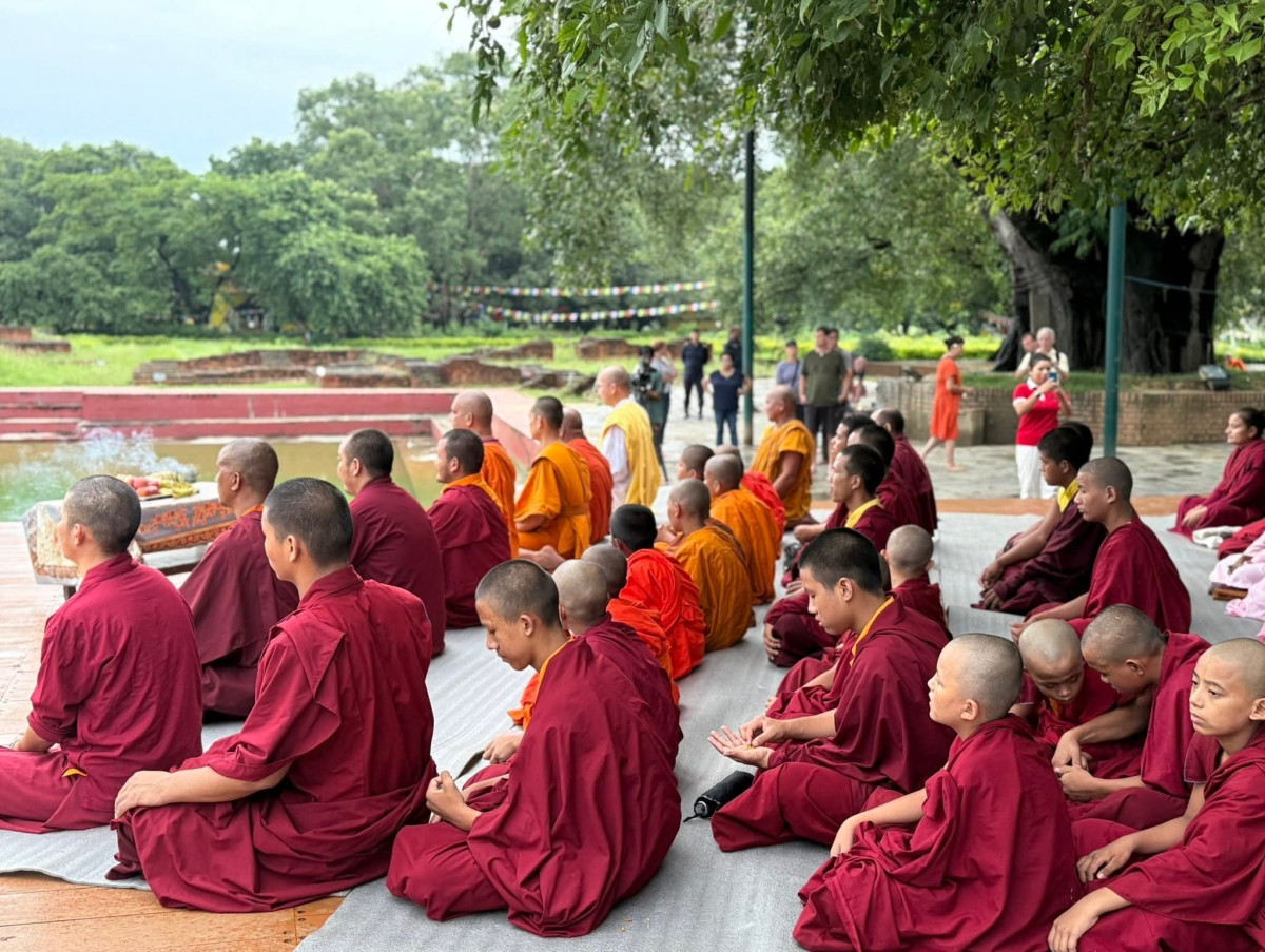 विश्व पर्यटन दिवसको अवसरमा लुम्बिनी आएका पर्यटकलाई स्वागत