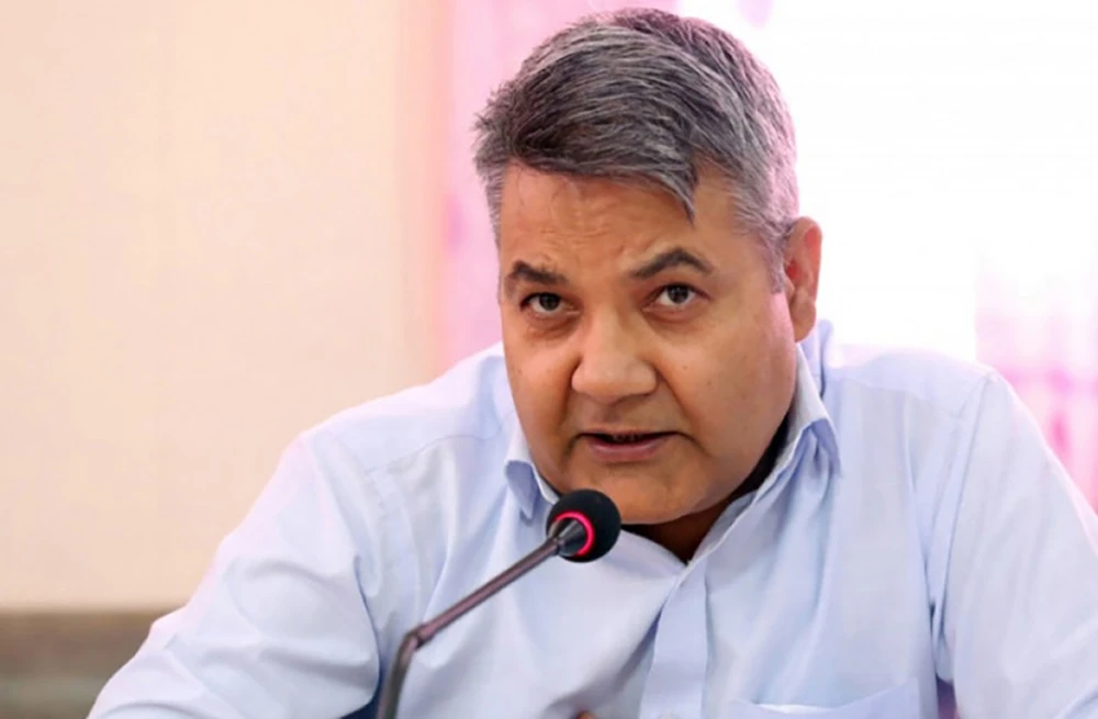 पार्टी नेतृत्वलाई गोकुल बास्कोटाको कटाक्ष : सबै रोगको एउटै ओखती सिफारिस गर्दैछन्