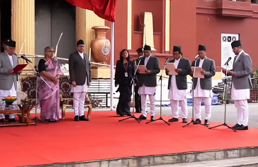नवनियुक्त दुई मन्त्रीले लिए पद तथा गोपनीयताको शपथ