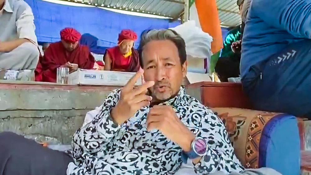 सोनम वाङचुकले तोडे अनशन