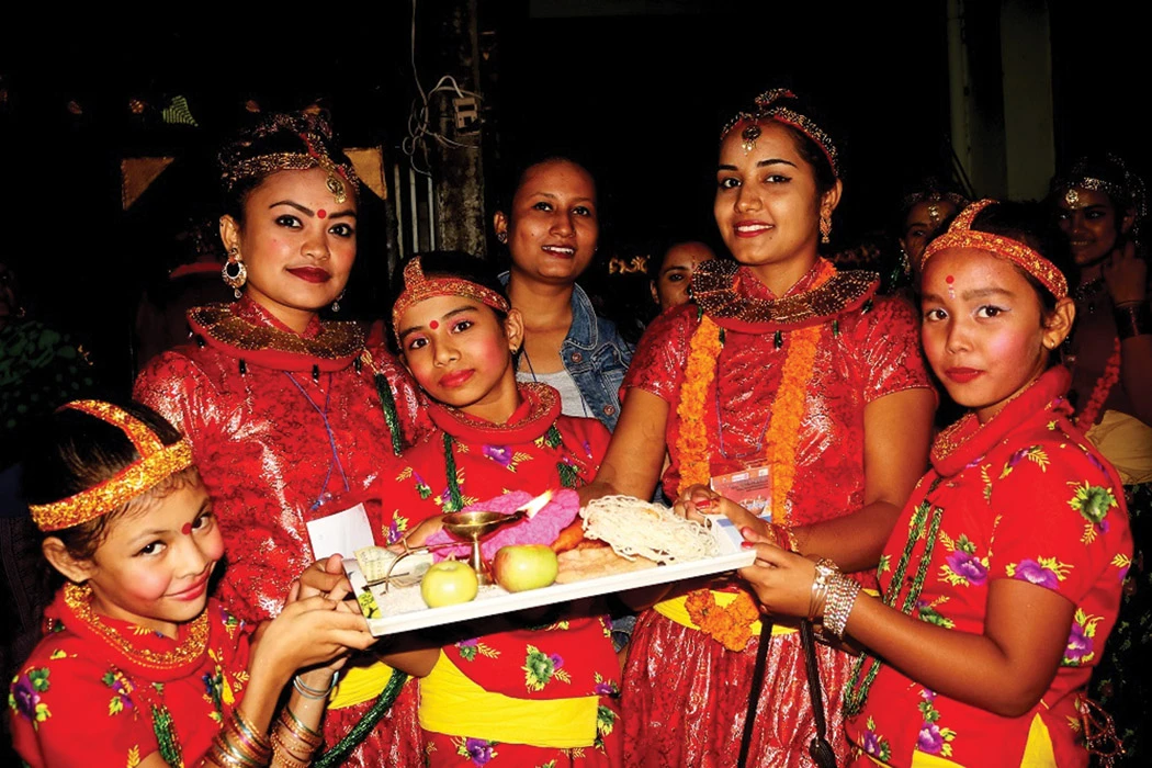 देउसी भैलोमा मस्त पर्यटक