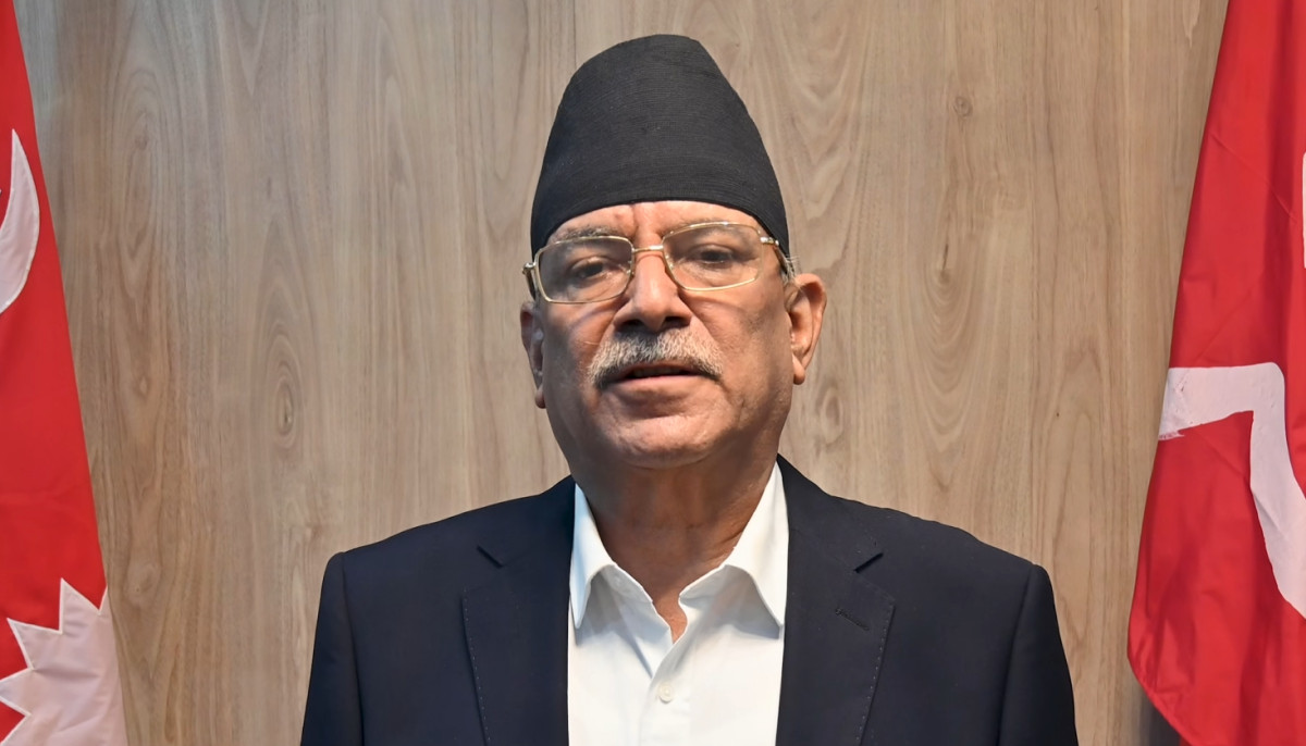 धरानमा रुख रोप्दै प्रचण्डले भने- 'हर्कजीले माओवादीले गर्नुपर्ने काम गरिरहनुभएको छ'