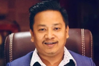 आफ्नो फिल्मलाई कम शो दिएको भन्दै टंक बुढाथोकीले भने- 'म हार्दैछु'
