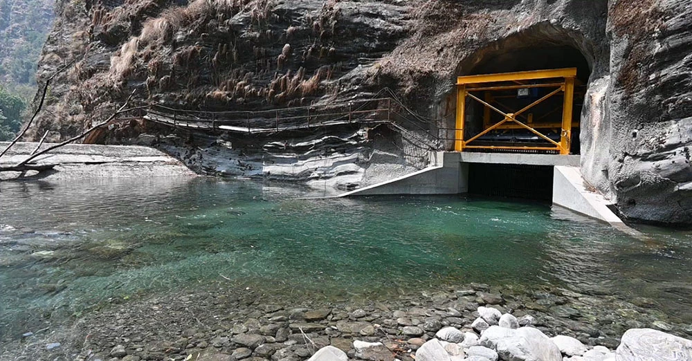 स्थानीयले बन्द गरे मेलम्ची खानेपानीको पानी पथान्तरण
