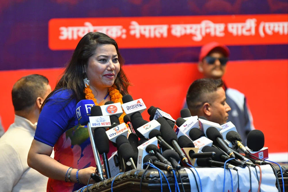 निजी क्षेत्रलाई सरकारले आतंकित बनाएको सांसद झाँक्रीको आरोप, पहिला सुनेर थुन्न सुझाव