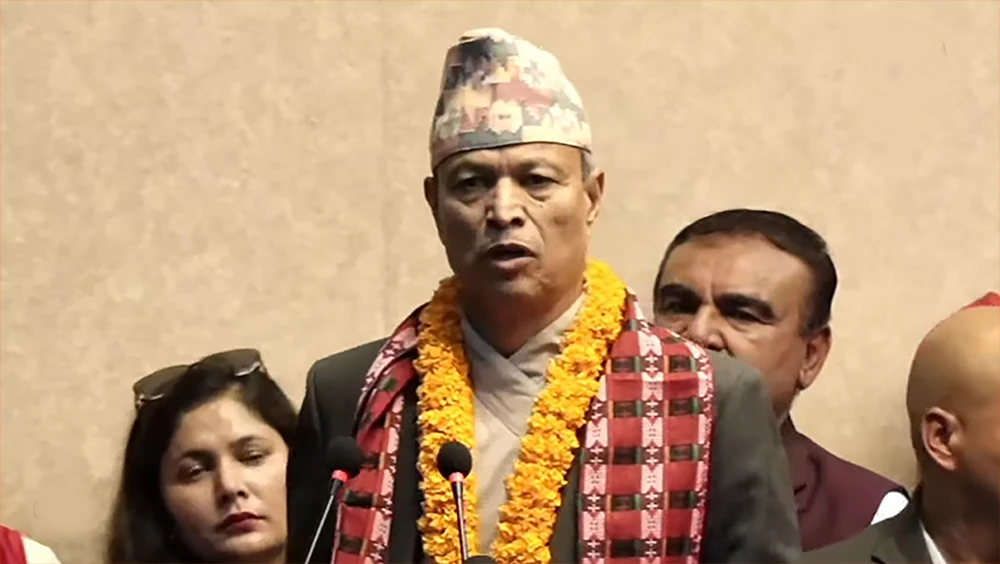 ‘पदमा टाँसिइरहने होइन, ससम्मान नेतृत्व हस्तान्तरण गरौँ’ : भीम रावल