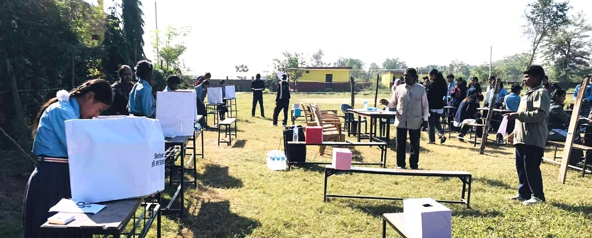 सरस्वती माविमा विद्यार्थी लिडर चयनको लागि नमुना मतदान