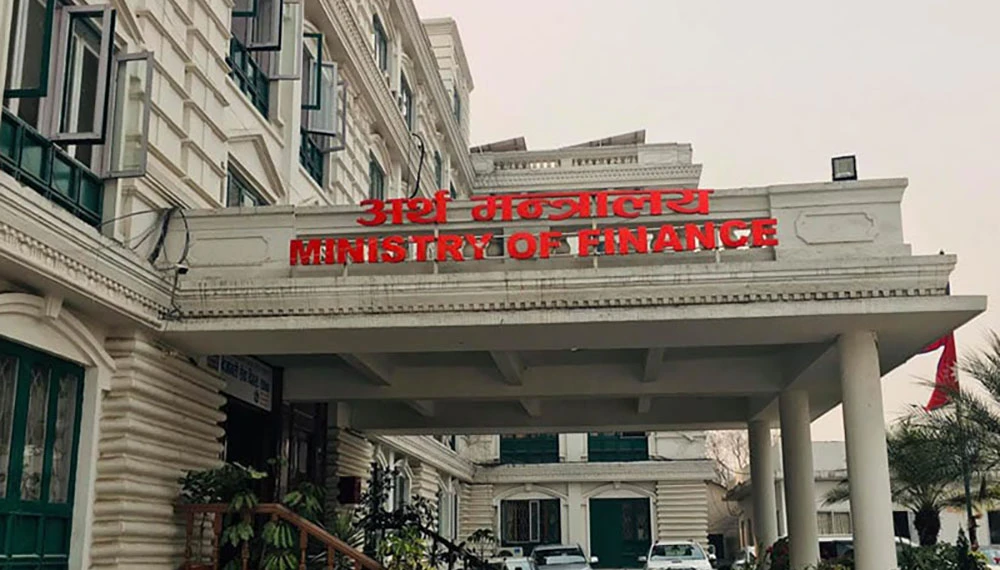 वर्षा, बाढी र पहिरोका कारण आज यी सडक अवरुद्ध