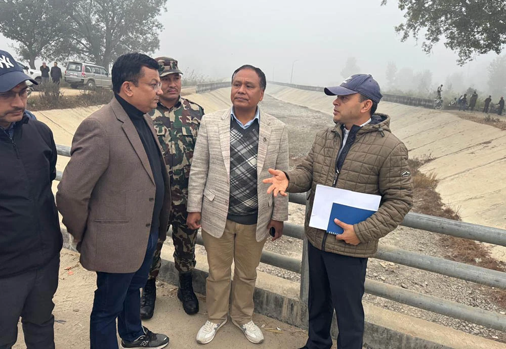 स्थानीयका माग १५ दिनमा पुरा गर्ने मन्त्री घिसिङको प्रतिबद्धता : फोहोरको अवरोध खुल्यो