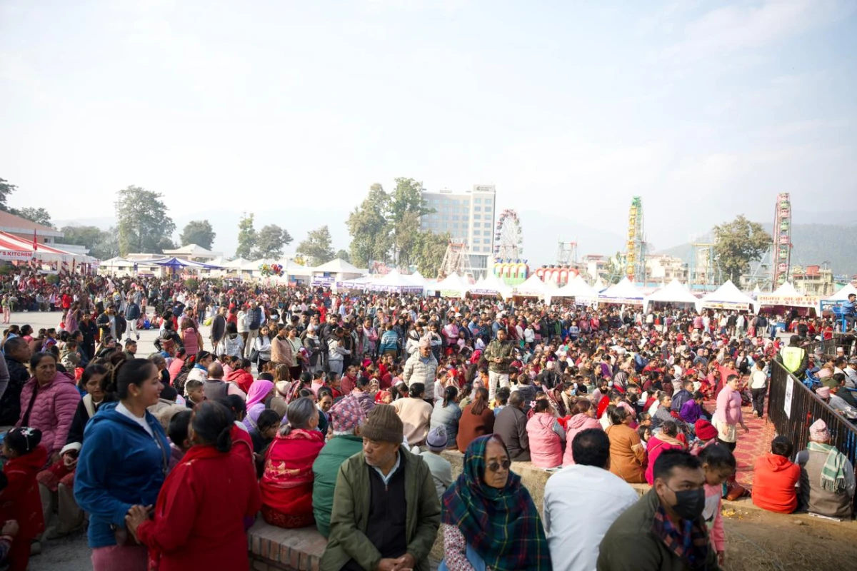 बुटवल प्रदर्शनीमा महिला उद्यमीका स्टलमा अवलोकनकर्ताको घुँइचो
