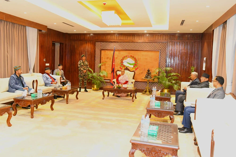 प्रधानमन्त्री कार्कीले देउवा, ओली र प्रचण्डलाई बालुवाटार बोलाएर के भनिन् ?