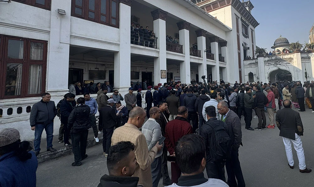 किशोरसिंह राठोरले फिर्ता लिए उम्मेदवारी, गगनलाई समर्थन गर्ने