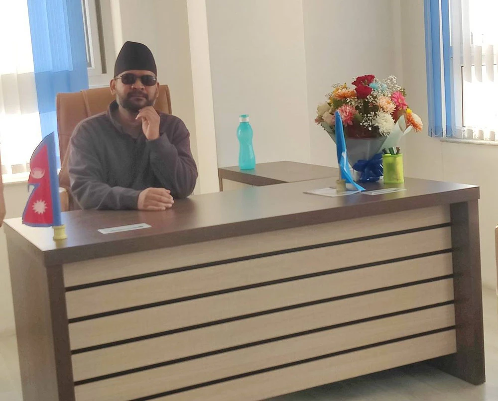 बालेनसहित चार उम्मेदवारलाई आयोगले सोध्यो स्पष्टीकरण