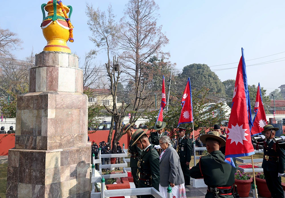 प्रधानमन्त्री कार्कीद्धारा शहिद स्मारक पुगेर श्रद्धाञ्जली व्यक्त
