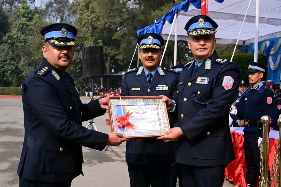 आत्महत्याको प्रयास रोक्न पुगेका प्रहरीसहित तीन जनालाई छुरा प्रहार