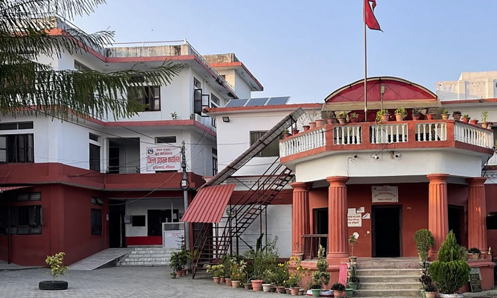 अबैध लागूऔषध चरेस सहित एक जना पक्राउ