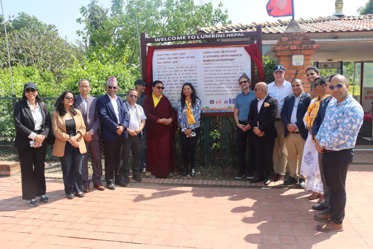 विश्व पर्यटन दिवसको अवसरमा लुम्बिनी आएका पर्यटकलाई स्वागत