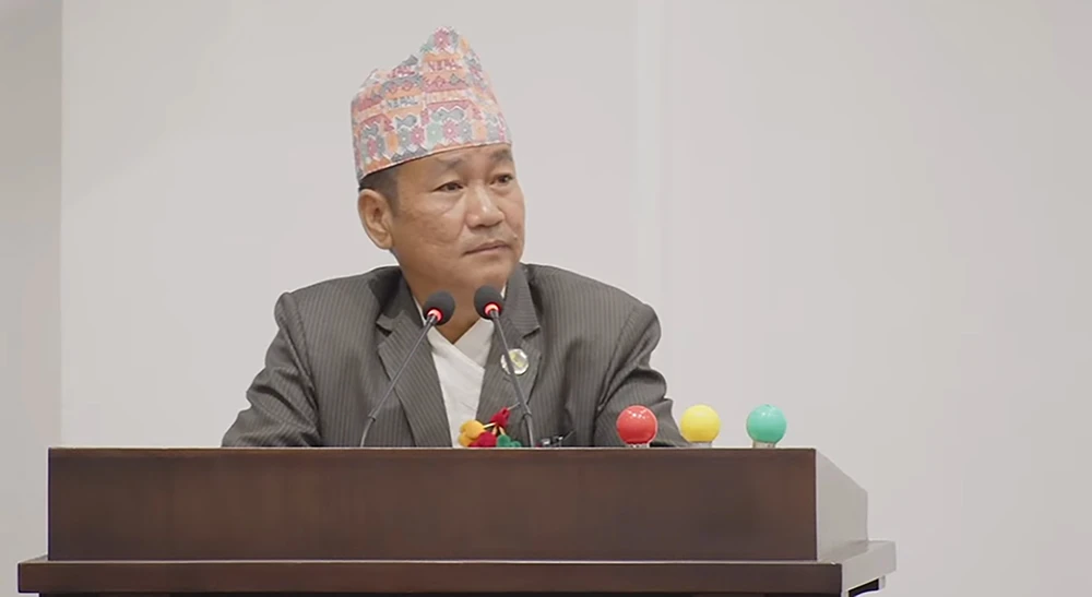 संसदमा बहिनी र नातिनी भनेर सम्बोधन नगरौं- हर्क साम्पाङ