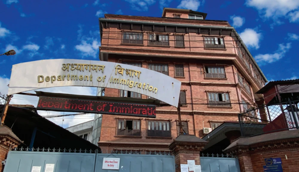 विदेशको कमाइले श्रीमतिको नाममा जग्गा पास, श्रीमति अर्कै पुरुषसँग टाप !
