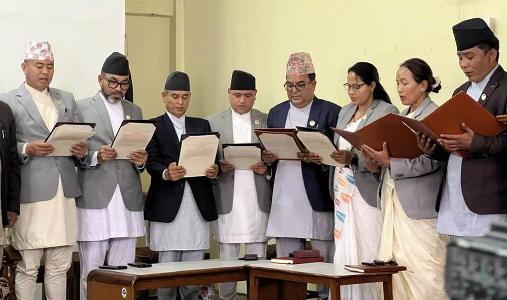 गण्डकीमा मन्त्री बने गोरखाका फणिन्द्र देवकोटा