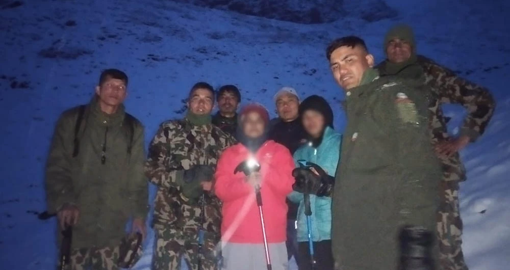मुस्ताङमा हिउँमा फसेका दुई पर्यटकको सकुशल उद्धार