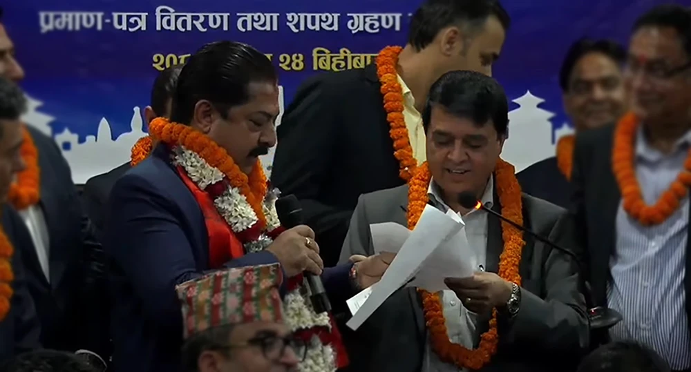 सरकार र महासंघ बिच सहमति : सडक छाडेर विद्यालय फर्कदै शिक्षकहरु