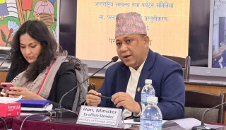 राष्ट्रिय हितलाई केन्द्रमा राखेर परराष्ट्र नीति अवलम्बन गर्न सरकार प्रतिबद्ध छ- मन्त्री खनाल