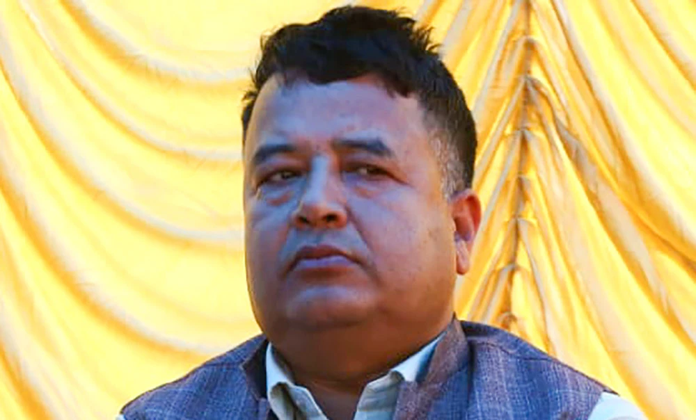 कविता लेख्दै महेश बस्नेतले भने- अध्यक्षमा केपी ओली !